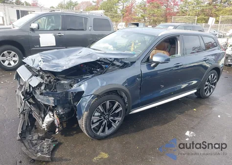 2025 Volvo V60 Cross Country B5 Ultra from USA, damaged, VIN YV4L12WL9S2147185
